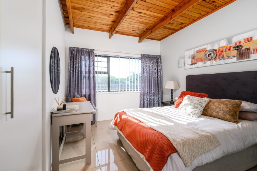 8 Bedroom Property for Sale in Summerstrand Eastern Cape